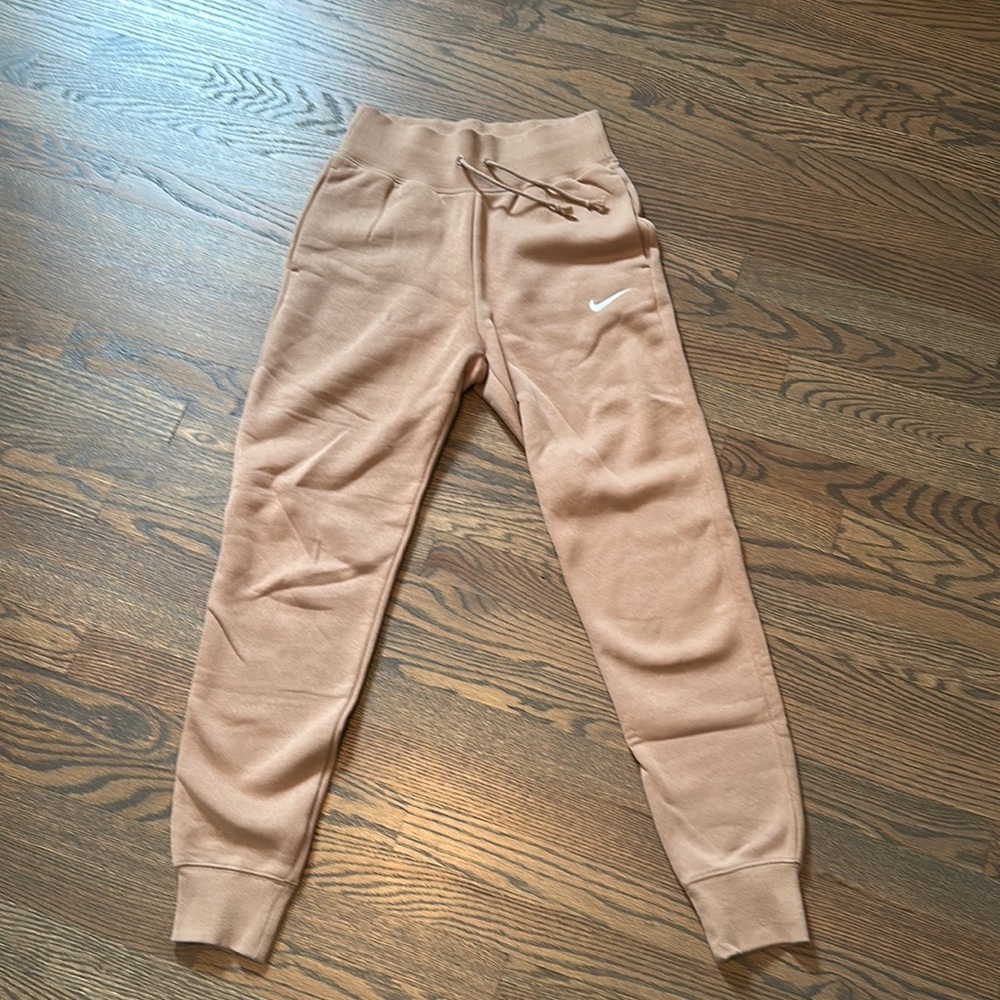 Nike sweatpants size xs brown